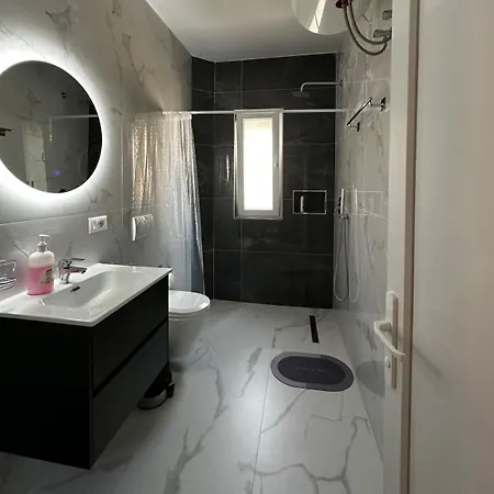 Spacious And Centrally Located Near The Stadium Tirana