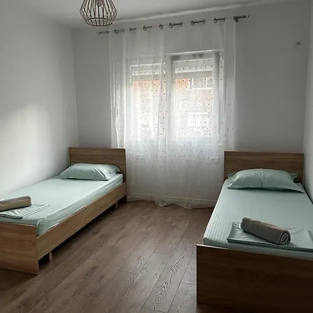 Spacious And Centrally Located Near The Stadium Apartment Tirana