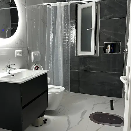 Spacious And Centrally Located Near The Stadium Apartment