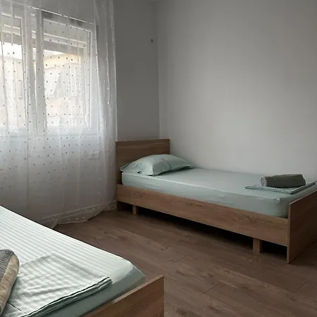 Spacious And Centrally Located Near The Stadium *
